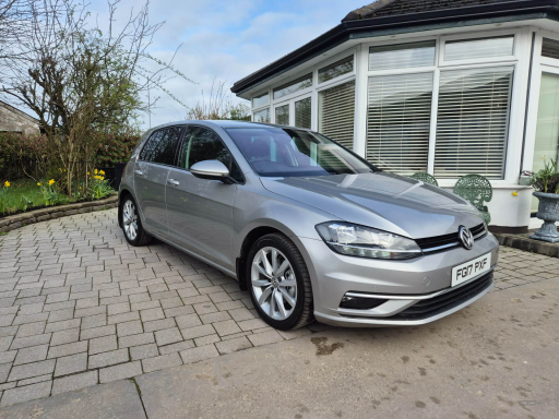 £7850 2017-Volkswagen-Golf-1-6-TDI-GT-5dr £7850